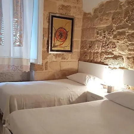 Aliga Bed & Breakfast