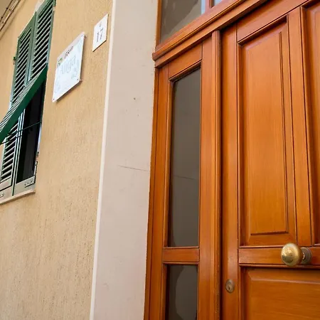 Aliga Bed & Breakfast *